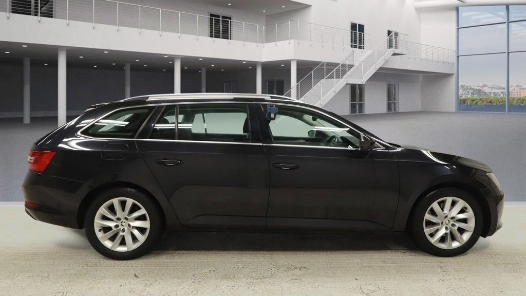 Used Skoda Superb 2019 for sale - 77122298: Photo 8