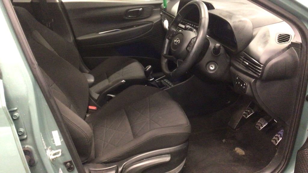 Used Hyundai BAYON 2021 for sale - 76923608: Photo 2