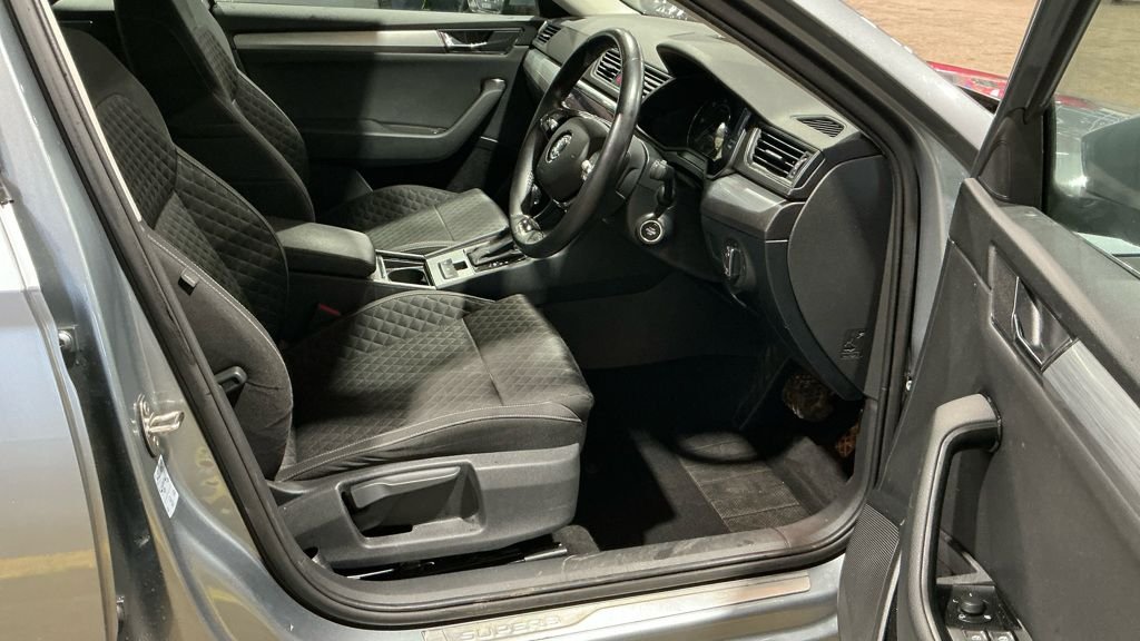 Used Skoda Superb 2021 for sale - 77188312: Photo 2