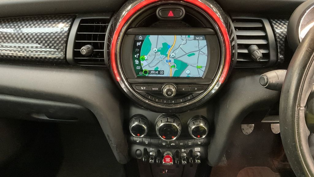 Used MINI Hatch 2019 for sale - 76570522: Photo 3