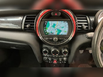 Used MINI Hatch 2019 for sale - 76570522: Photo