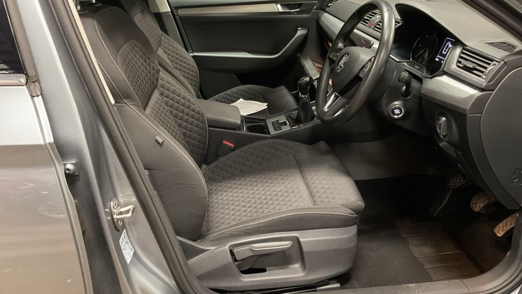 Used Skoda Superb 2020 for sale - 76985919: Photo 2