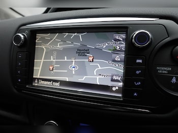 Used Toyota Yaris 2015 for sale - 77806094: Photo