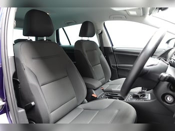 Used Volkswagen Golf 2019 for sale - 79584759: Photo
