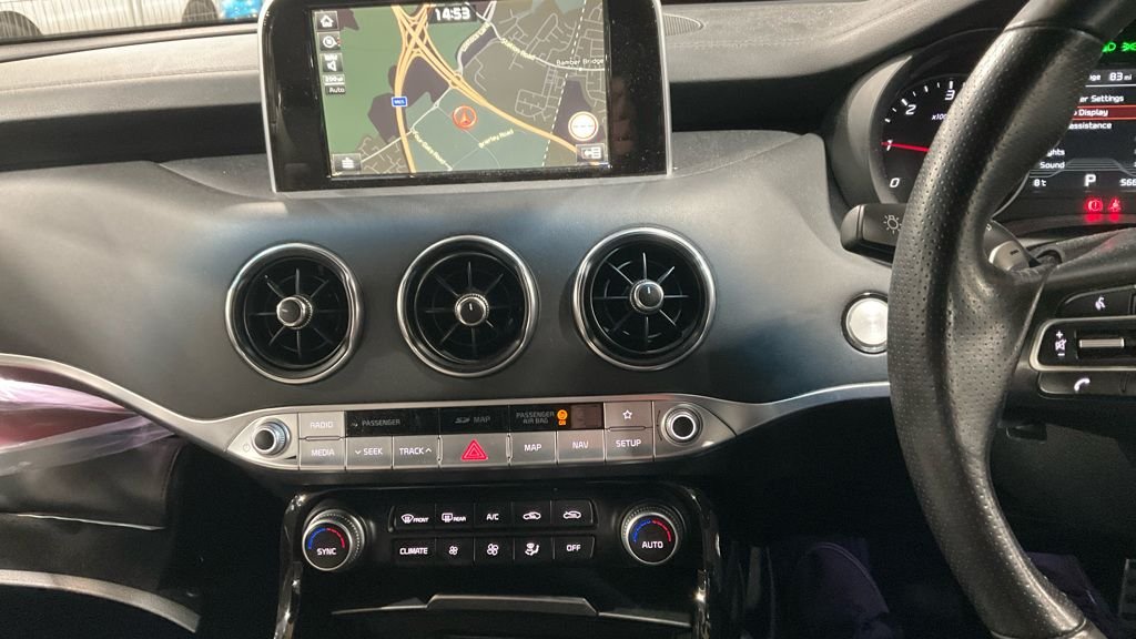 Used Kia Stinger 2018 for sale - 77153793: Photo 2