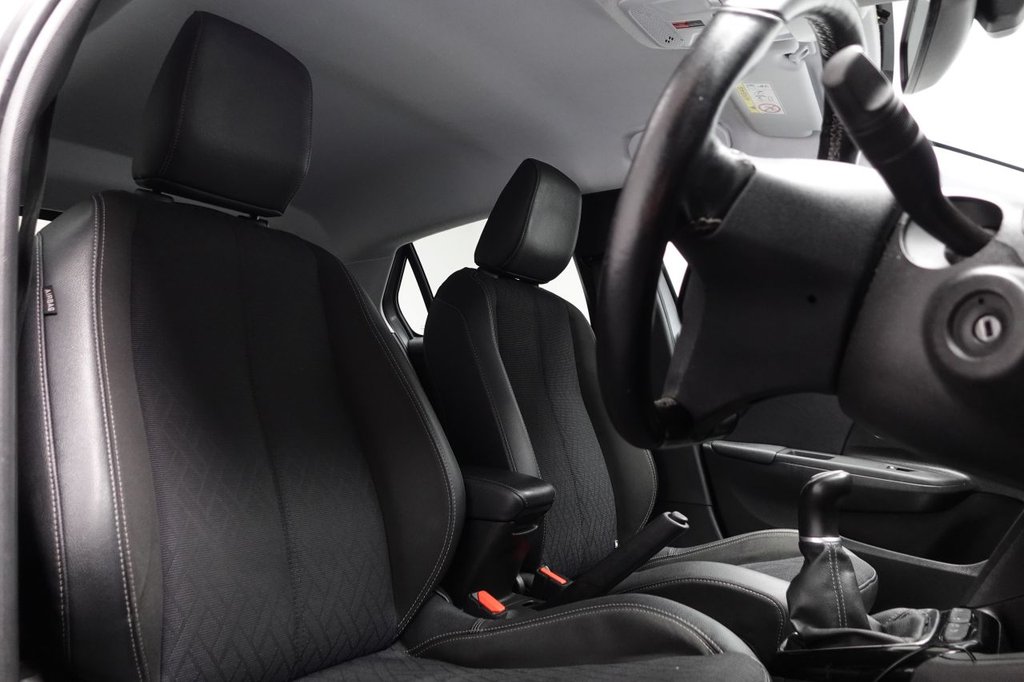 Used Vauxhall Corsa 2022 for sale - 76655327: Photo 2