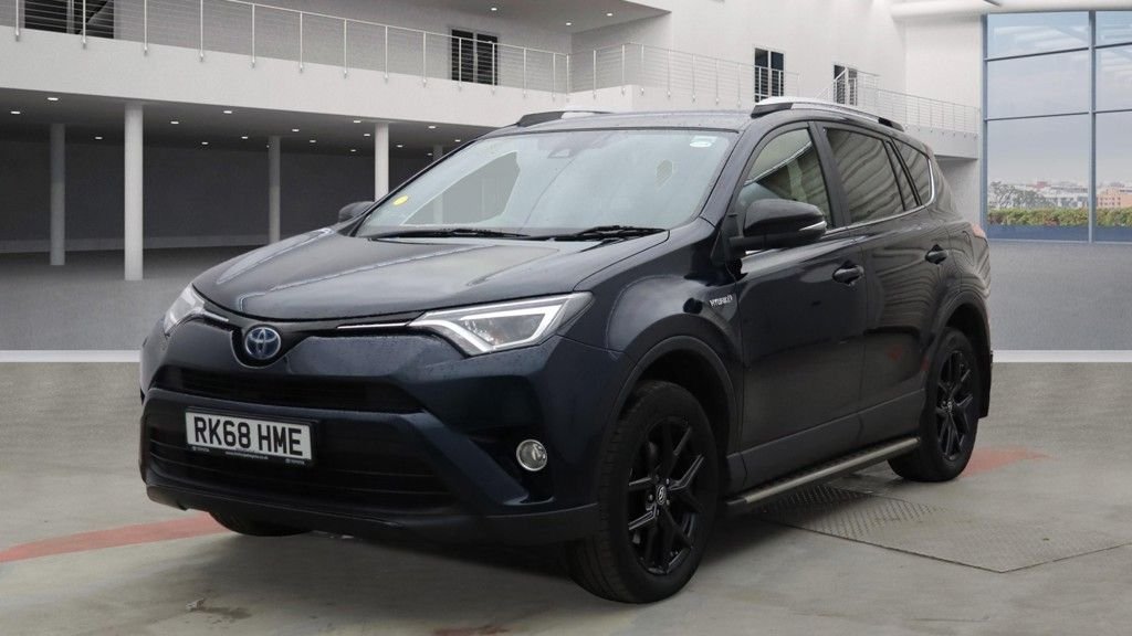 Used Toyota RAV4 2018 for sale - 76632397: Photo 5