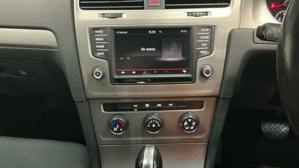 Used Volkswagen Golf 2015 for sale - 76367721: Photo 3