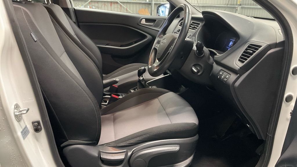 Used Hyundai i20 2019 for sale - 77667214: Photo 3