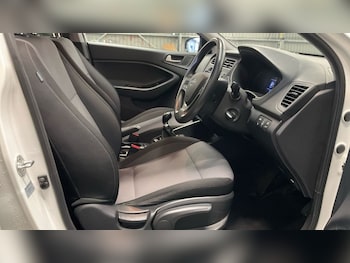 Used Hyundai i20 2019 for sale - 77667214: Photo