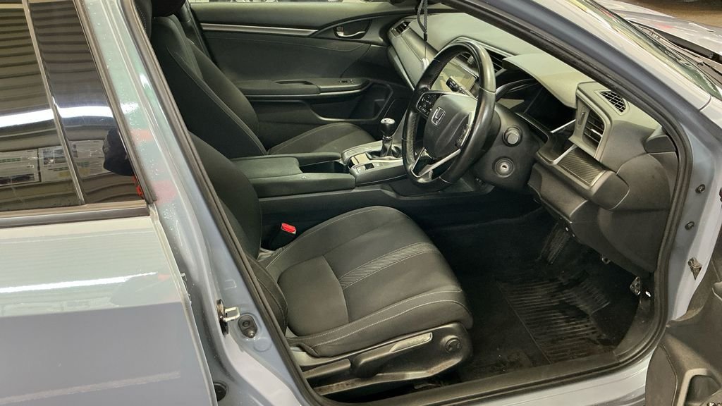 Used Honda Civic 2019 for sale - 76595945: Photo 2