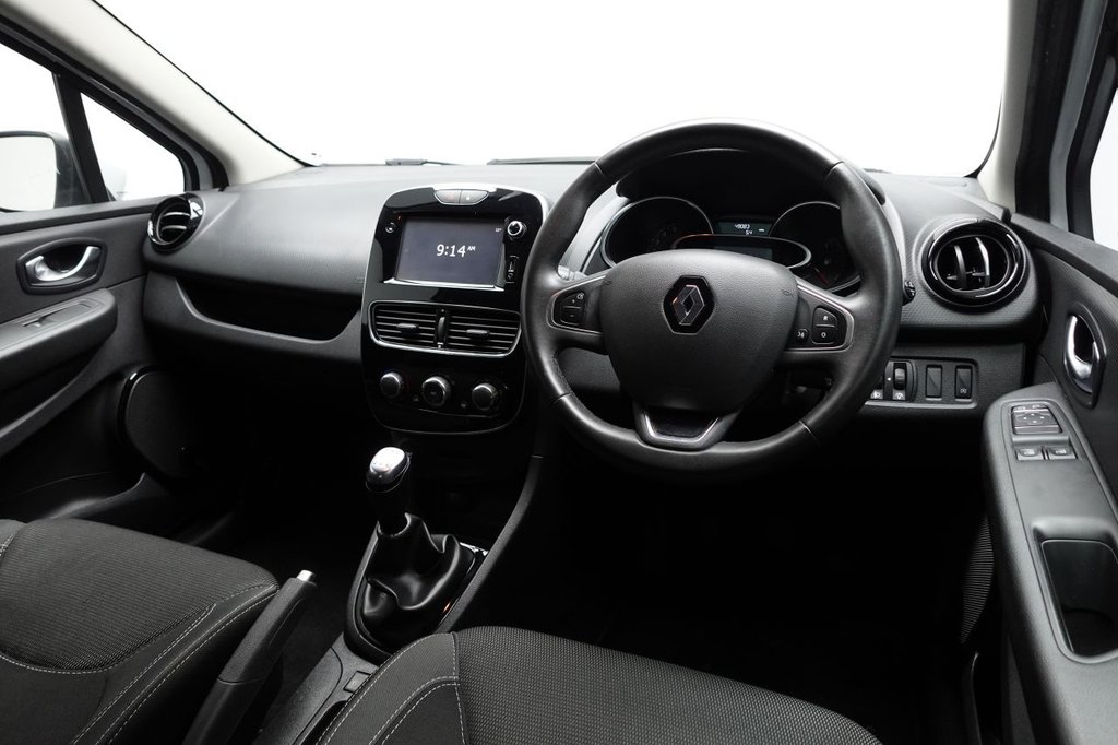 Used Renault Clio 2018 for sale - 76740585: Photo 20