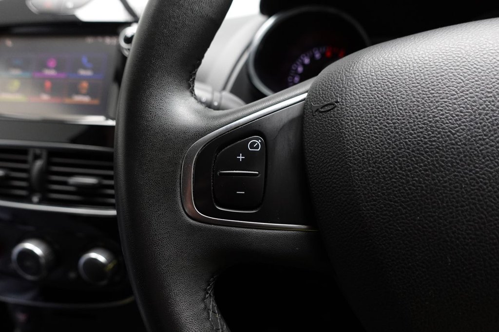 Used Renault Clio 2018 for sale - 76740585: Photo 21