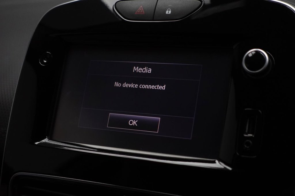 Used Renault Clio 2018 for sale - 76740585: Photo 26