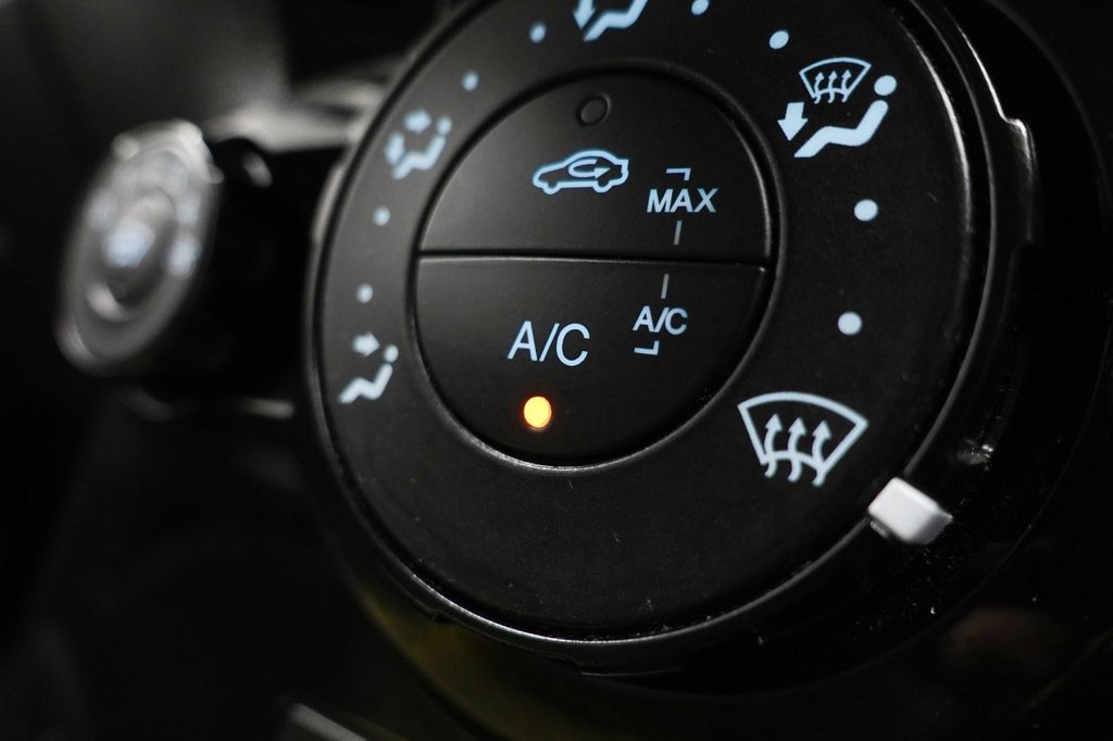 Used Ford Fiesta 2013 for sale - 76535845: Photo 32