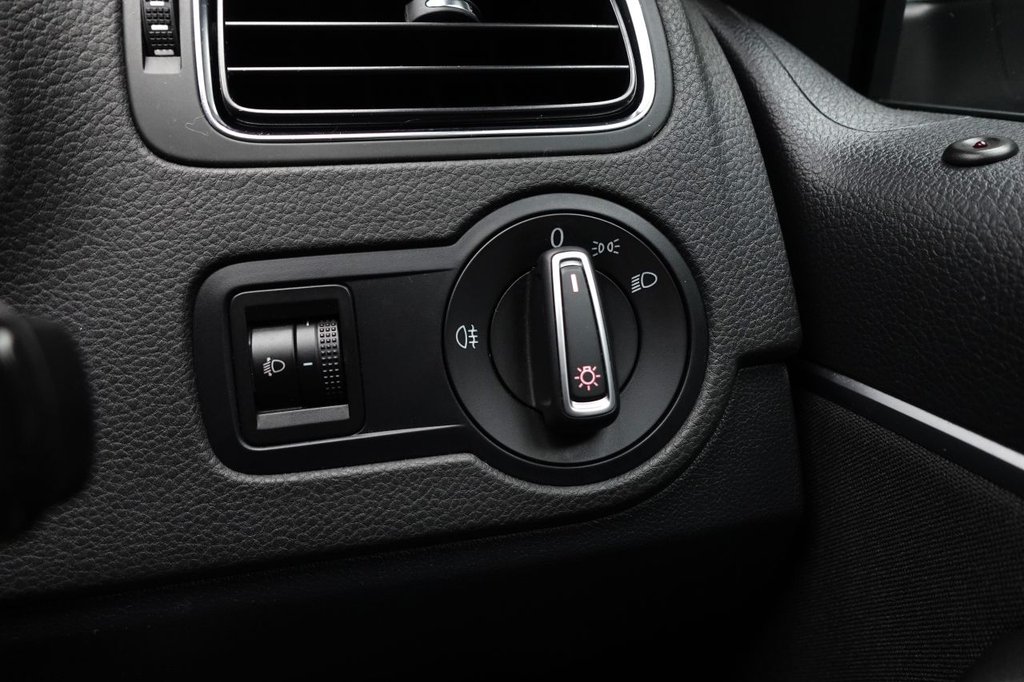 Used Volkswagen Polo 2014 for sale - 76768284: Photo 40