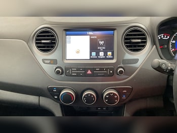Used Hyundai i10 2019 for sale - 75573168: Photo