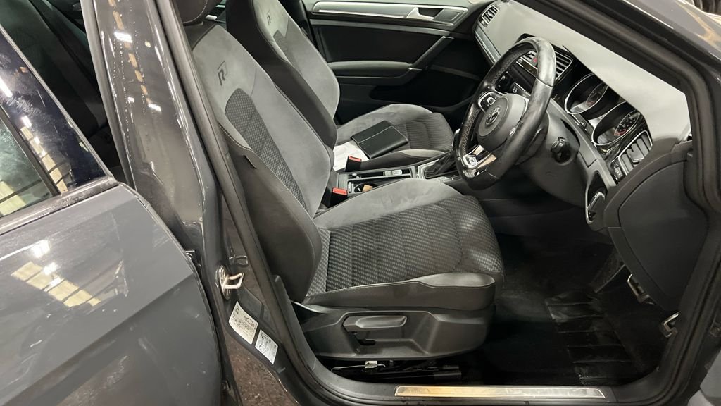 Used Volkswagen Golf 2019 for sale - 76496596: Photo 2