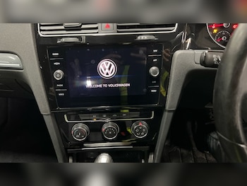 Used Volkswagen Golf 2019 for sale - 76496596: Photo