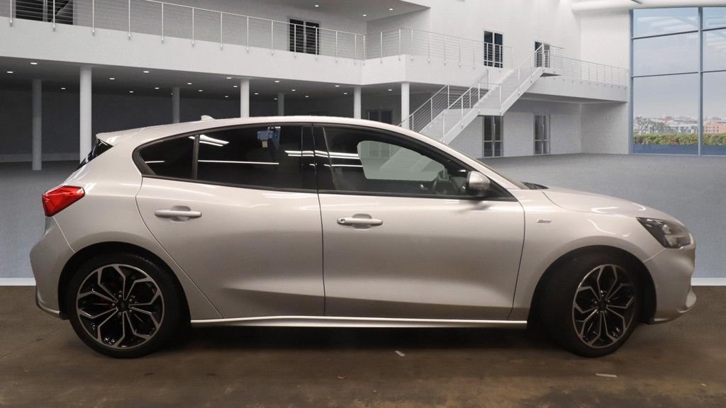 Used Ford Focus 2021 for sale - 76333939: Photo 9