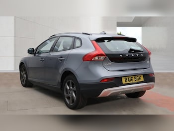 Used Volvo V40 2016 for sale - 78349578: Photo