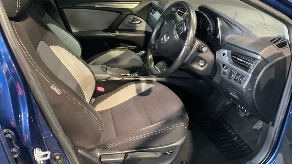 Used Toyota Avensis 2017 for sale - 77027186: Photo 2