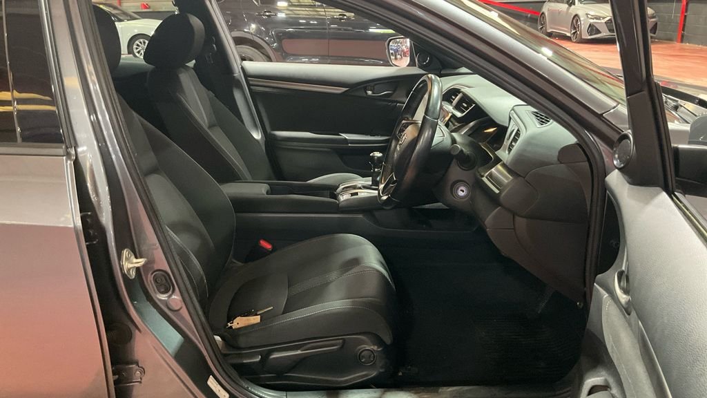 Used Honda Civic 2018 for sale - 78068896: Photo 3