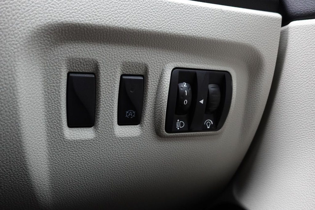 Used Renault Captur 2019 for sale - 76711496: Photo 41