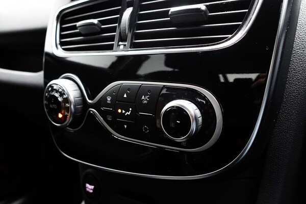 Used Renault Clio 2017 for sale - 75716659: Photo 33