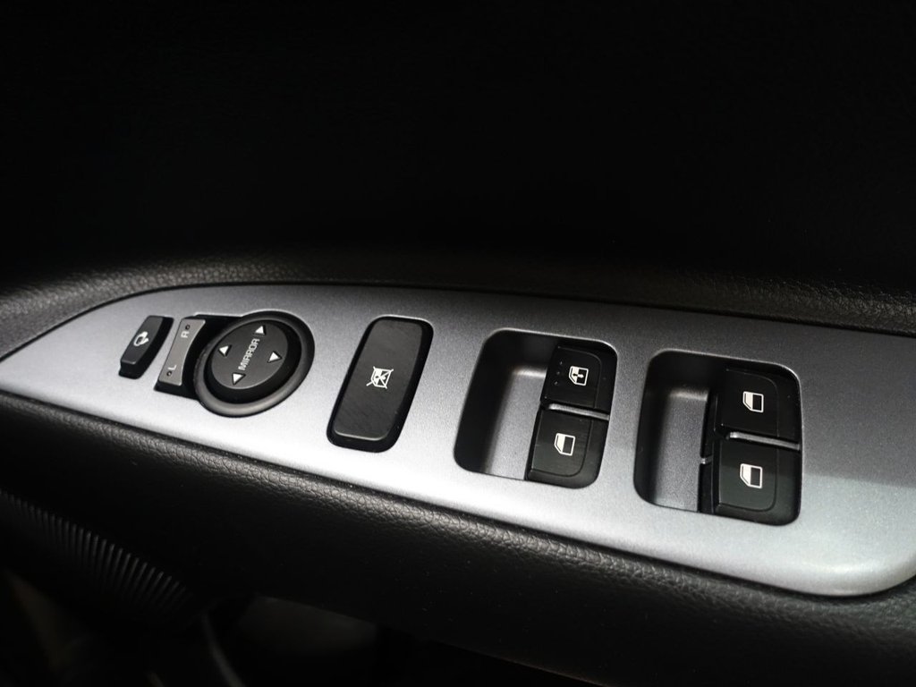 Used Kia Stonic 2023 for sale - 77027110: Photo 38