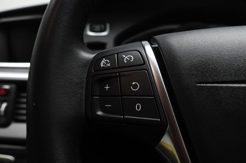 Used Volvo V40 2018 for sale - 76010397: Photo 23