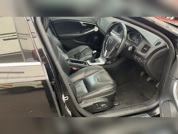 Used Volvo V40 2018 for sale - 75487432: Photo
