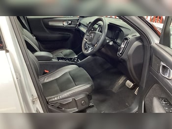 Used Volvo XC40 2022 for sale - 77719850: Photo