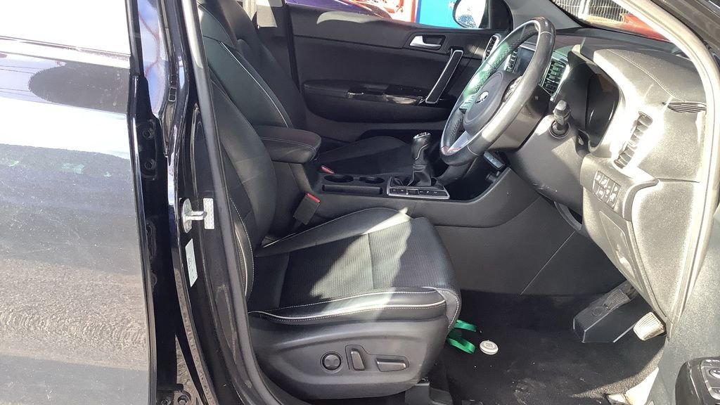 Used Kia Sportage 2021 for sale - 76883275: Photo 2