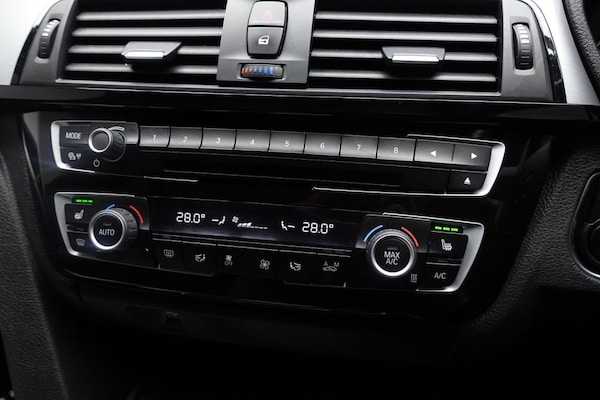 Used BMW 3 Series 2018 for sale - 76081198: Photo 42