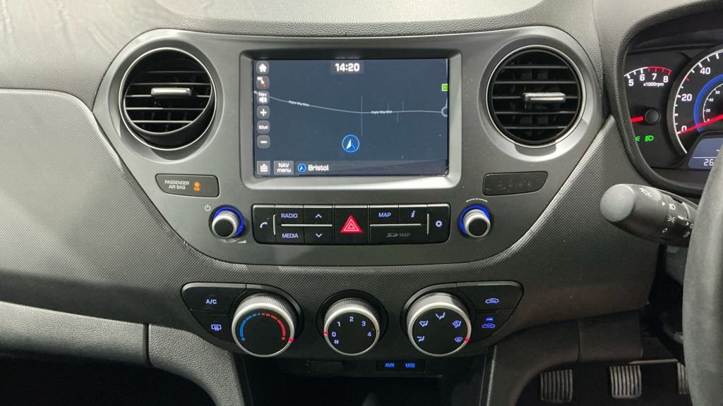 Used Hyundai i10 2019 for sale - 77780562: Photo 2