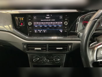 Used Volkswagen Polo 2019 for sale - 76267332: Photo 3