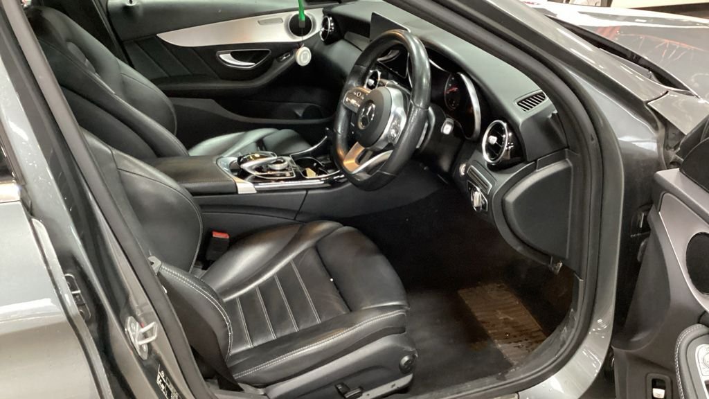 Used Mercedes-Benz C Class 2019 for sale - 77122305: Photo 3
