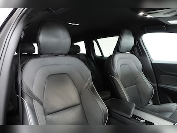 Used Volvo V60 2022 for sale - 79584925: Photo