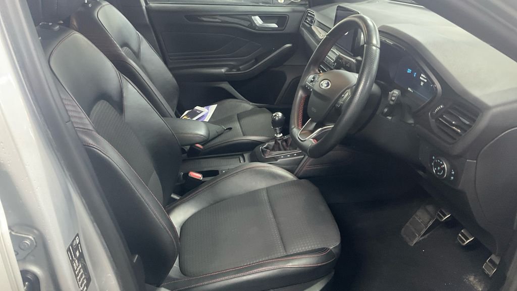 Used Ford Focus 2021 for sale - 76333942: Photo 2