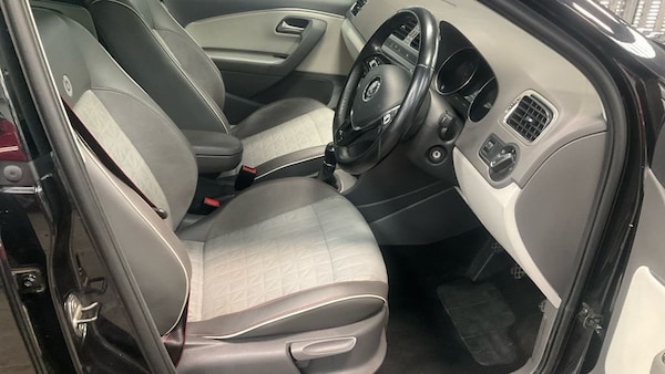 Used Volkswagen Polo 2017 for sale - 76172929: Photo 2