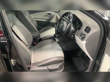 Used Volkswagen Polo 2017 for sale - 76172929: Photo 2