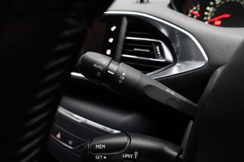 Used Peugeot 308 SW 2017 for sale - 76535791: Photo 32