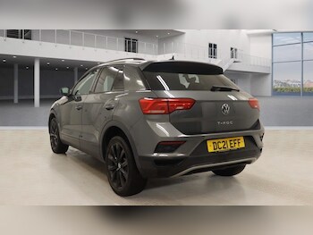 Used Volkswagen T-Roc 2021 for sale - 77369887: Photo