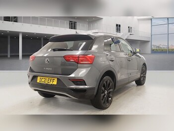 Used Volkswagen T-Roc 2021 for sale - 77369887: Photo