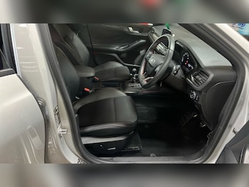 Used Ford Focus 2019 for sale - 76210802: Photo 2