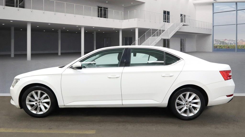 Used Skoda Superb 2018 for sale - 76848136: Photo 11