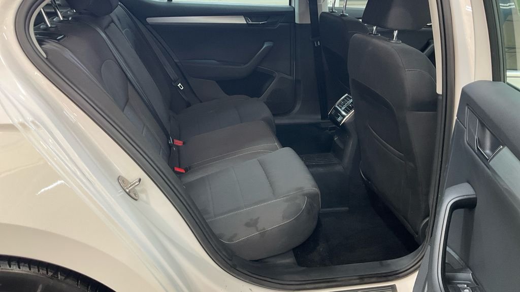 Used Skoda Superb 2018 for sale - 76848136: Photo 12