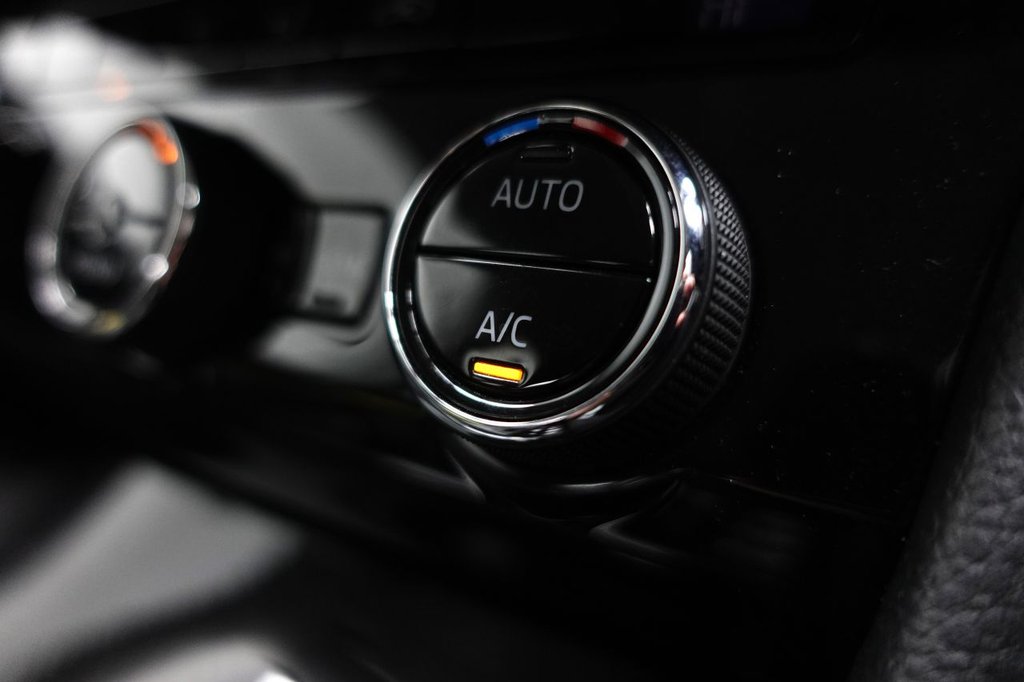 Used Skoda Superb 2018 for sale - 76848136: Photo 30