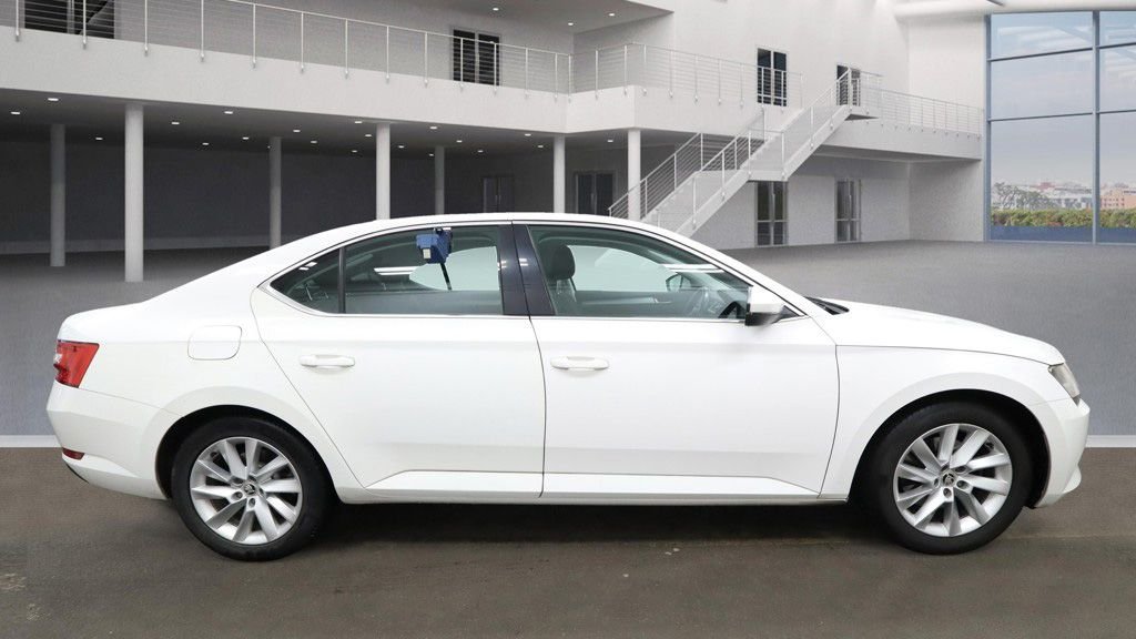 Used Skoda Superb 2018 for sale - 76848136: Photo 9